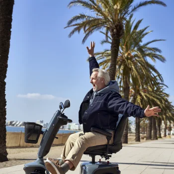 Vermeiren Eon vierwiel scootmobiel in modern design voor comfortabel en veilig rijden Zorgbroeder