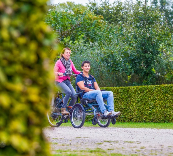 De Zorgbroeder rolstoelfiets